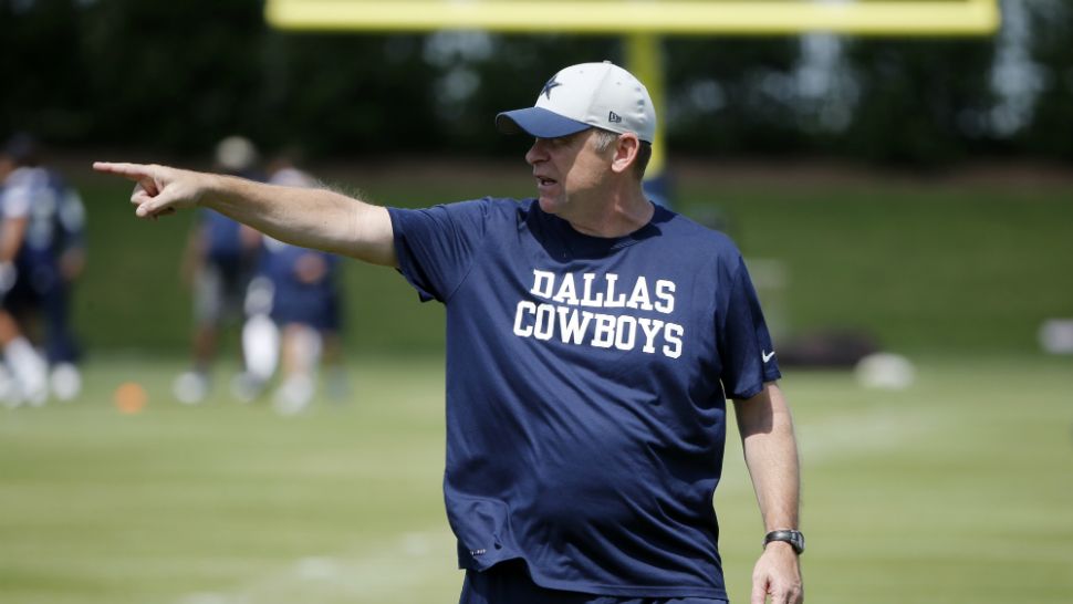 Offensive Coordinator Scott Linehan directs a drill during Dallas Cowboys rookie minicamp in Frisco, Texas on Friday, May 11, 2018 (AP Photo/Michael Ainsworth)