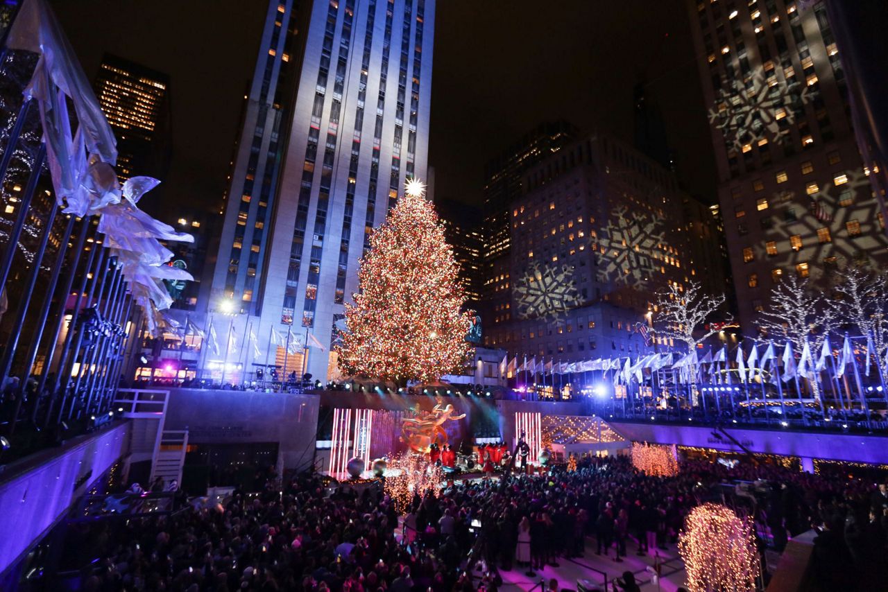 Christmas in NY It's time for the Rockefeller tree lighting