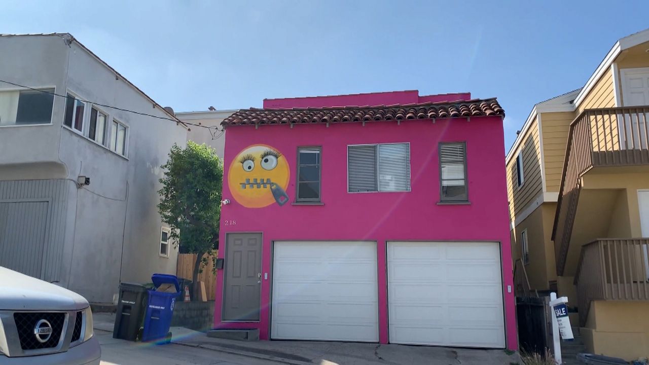 Controversial Manhattan Beach Emoji Home Up For Sale