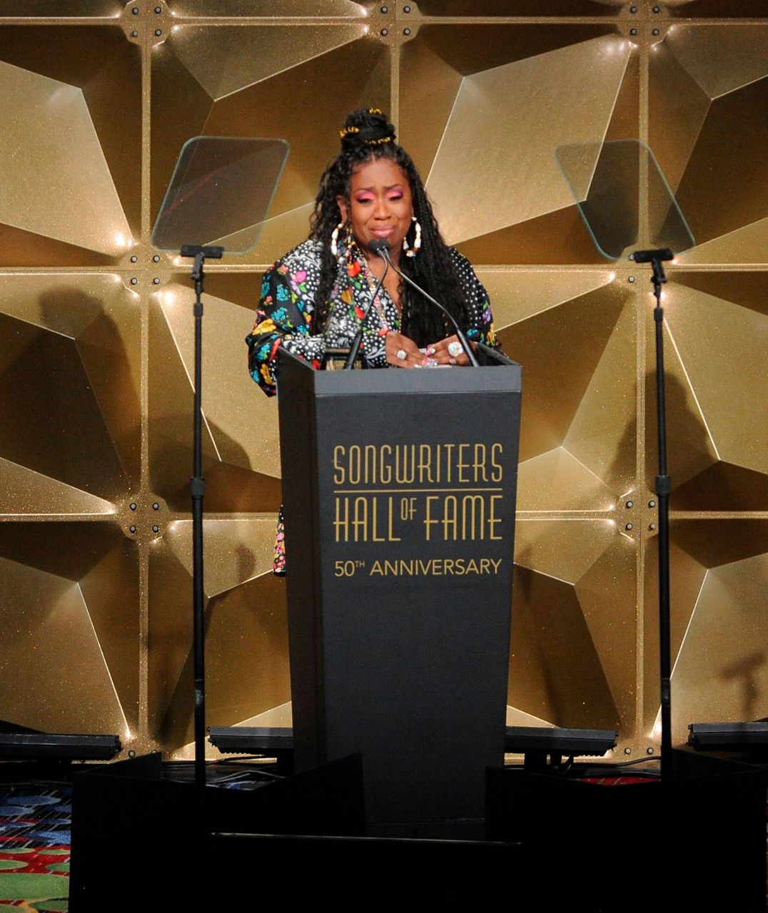 Missy Elliott, in tears, gets inducted into Songwriters Hall(04)