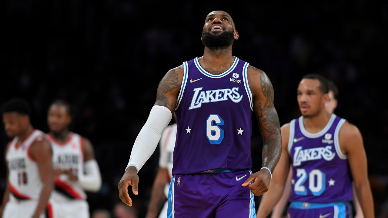 LeBron James (2021 Lakers 6