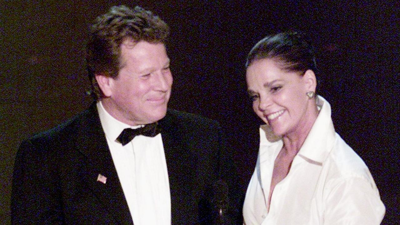 Ryan O'Neal and Ali McGraw at 74th Annual Academy Awards