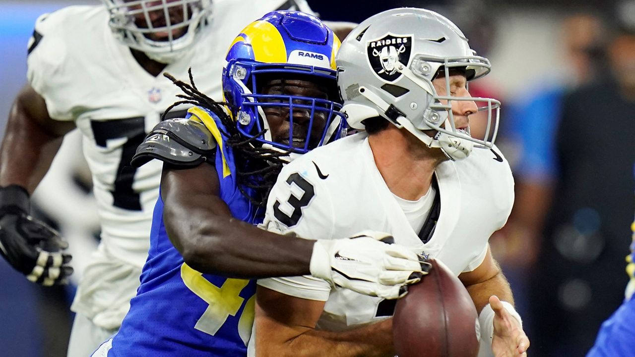 Garrett shines for Rams, but Raiders hold on for 17-16 win