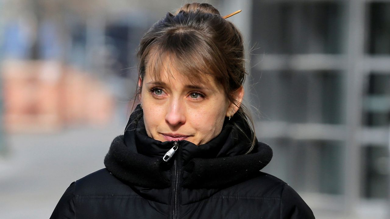 Actor Allison Mack Enters Prison In Nxivm Sex Slave Case