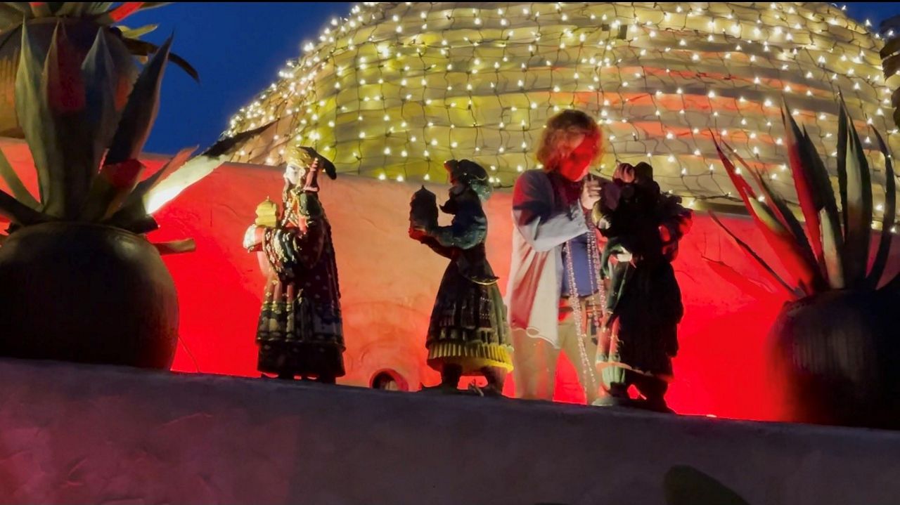 Naples Island Christmas lights boast nativity home