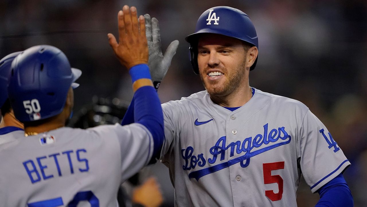 Dodgers news: Dave Roberts on Freddie Freeman possibly signing with LA