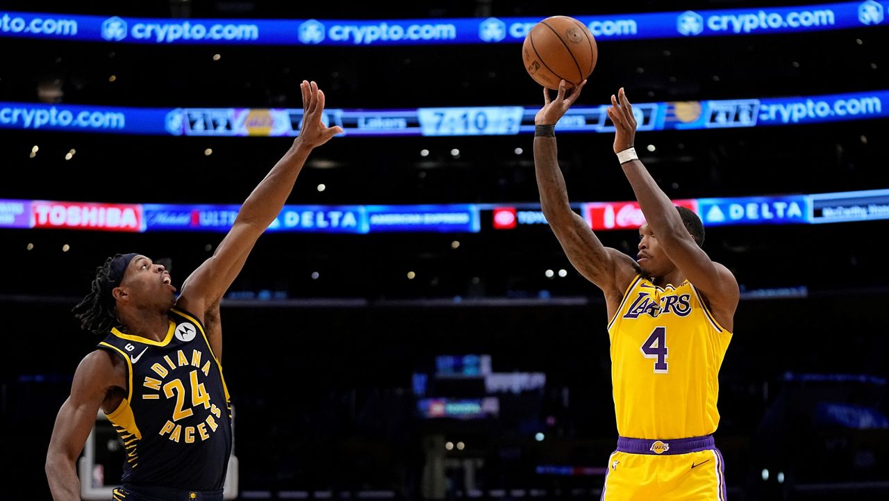Lakers lose 17-point lead and fall to Indiana