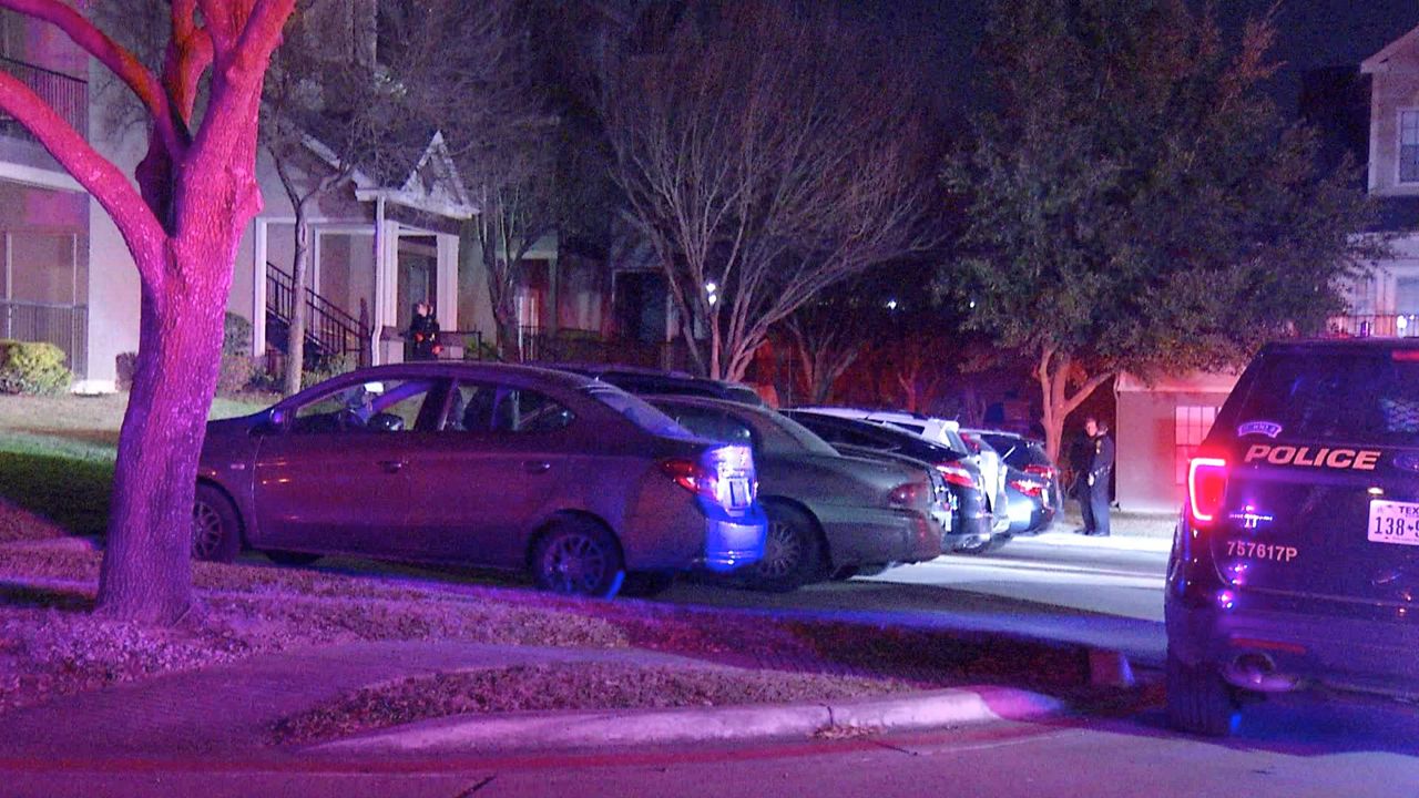 2 Men Shot at Northwest Side Apartment Complex