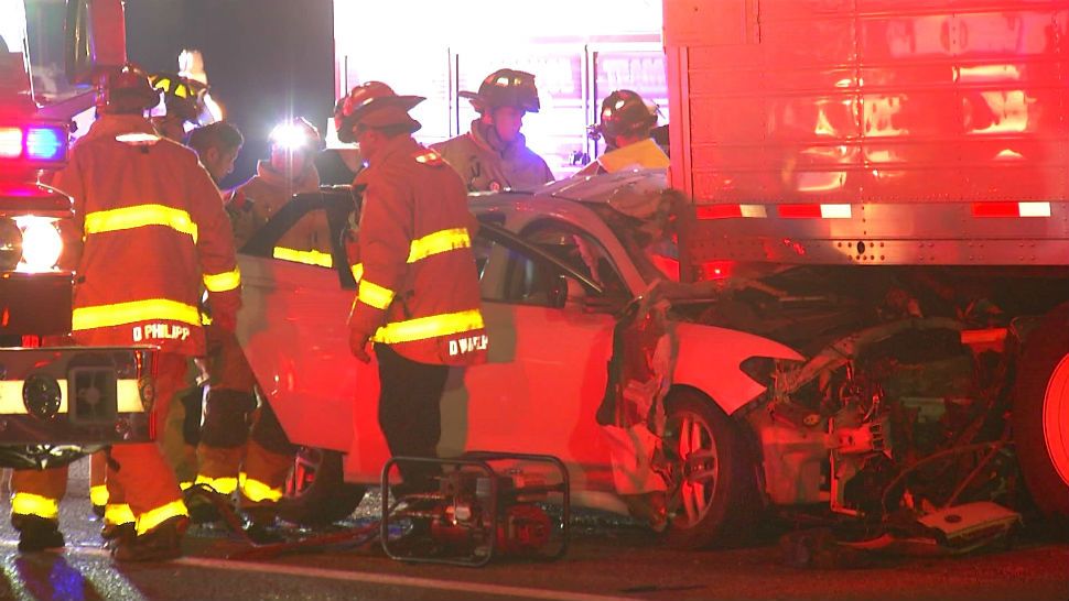 Roof cut off car to rescue trapped driver