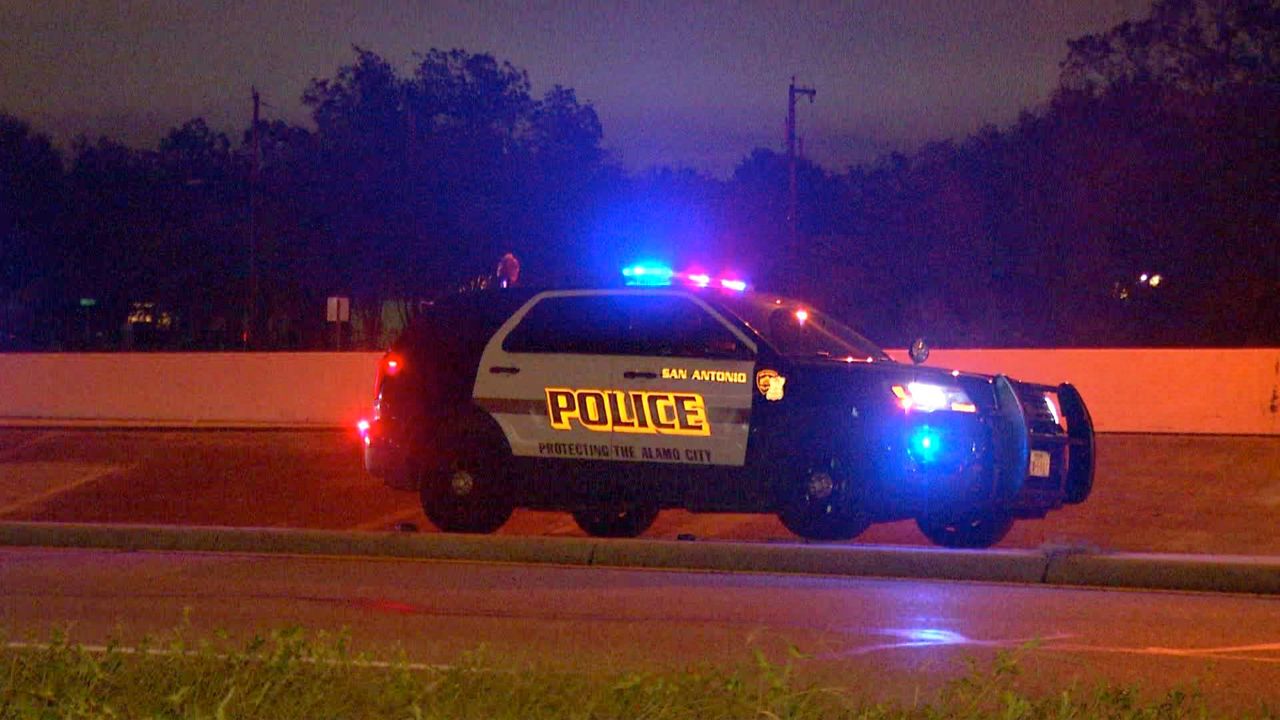 San Antonio police on scene of pedestrian accident October 17, 2018 (Spectrum News)