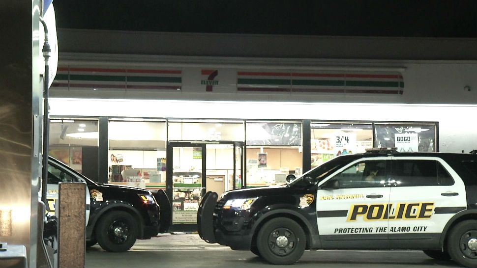 7-11 gas station robbed at gunpoint. (Courtesy: Ken Branca)