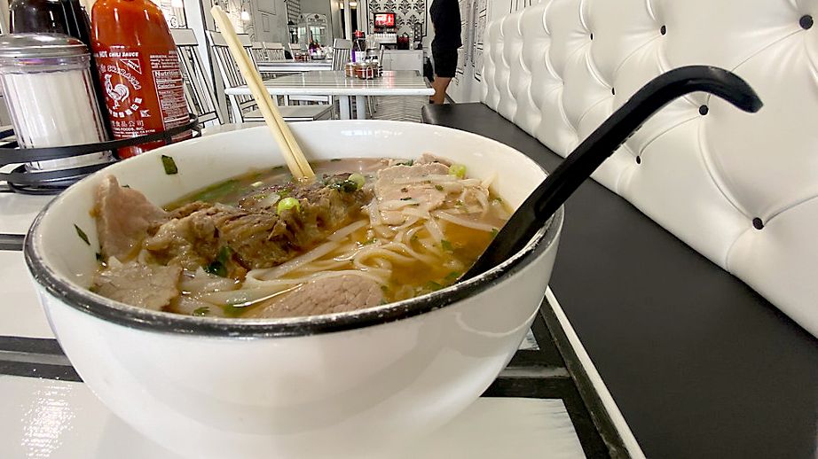 5-things-to-know-about-twenty-pho-hour