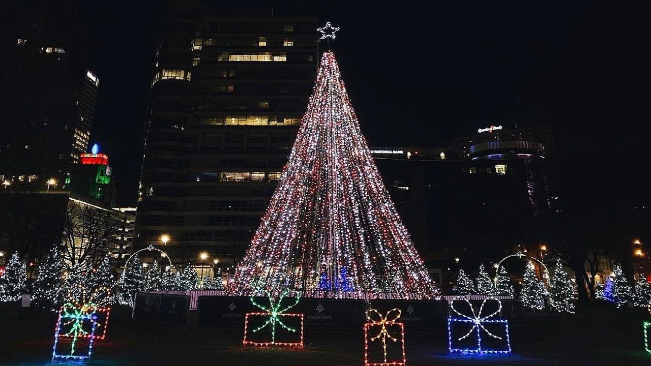 Your guide to holiday lights across Wisconsin - Vimarsana News