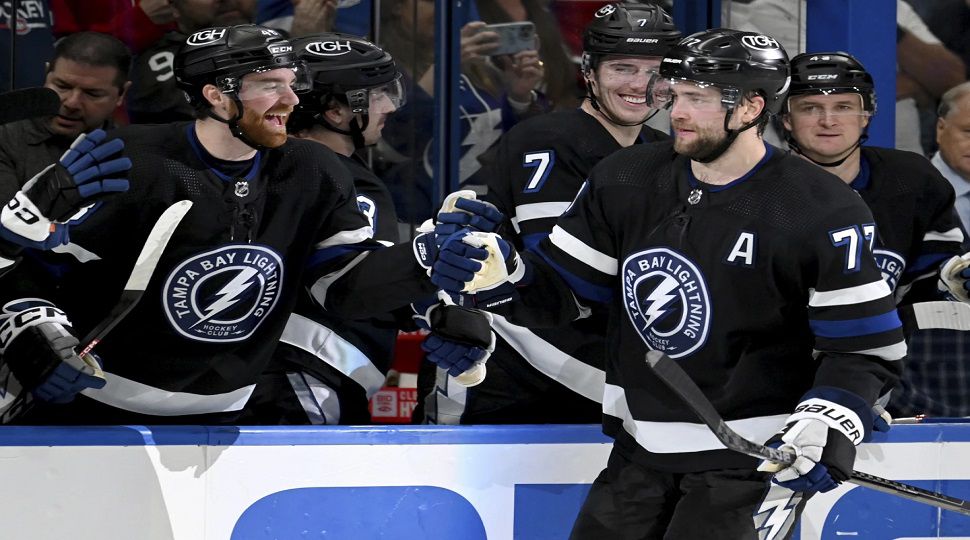 Victor Hedman’s (77) contract extension will begin with the 2025-26 season and run through 2028-29. (Associated Press image)