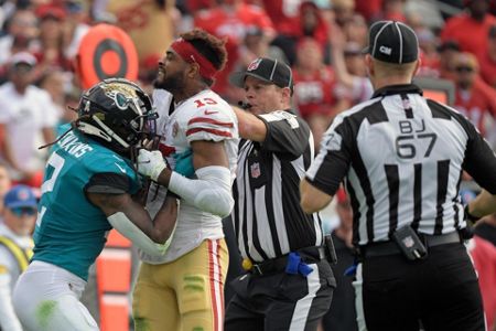 Jaguars' Rayshawn Jenkins ejected for punching Jauan Jennings