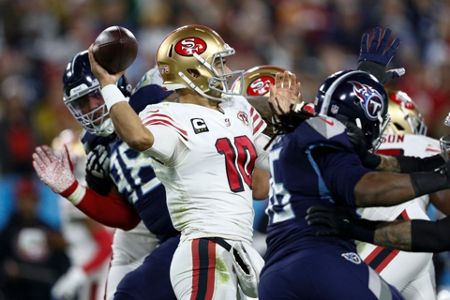 49ers' Jimmy Garoppolo could miss game vs. Texans with thumb injuries