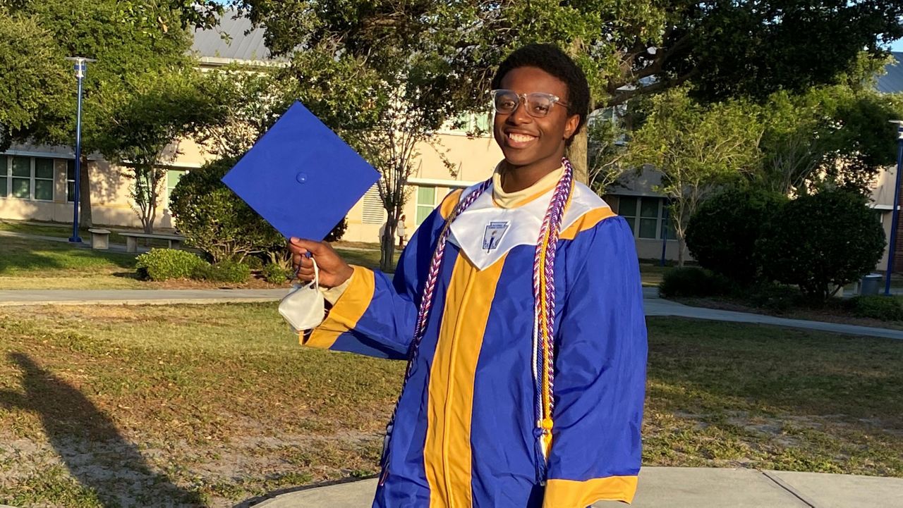 Gibbs High student hardships to graduate early