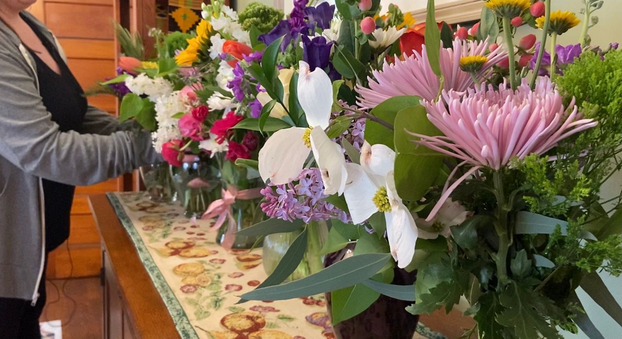 Group gives Mother’s Day bouquets to nursing home residents