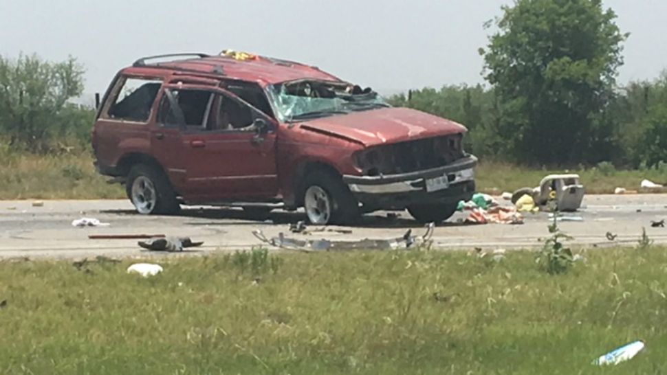 Scene of crash in San Antonio (Spectrum News photograph)