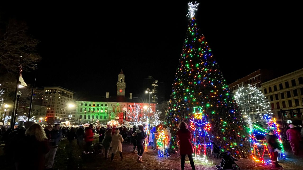 Worcester kicks off holiday season with Festival of Lights