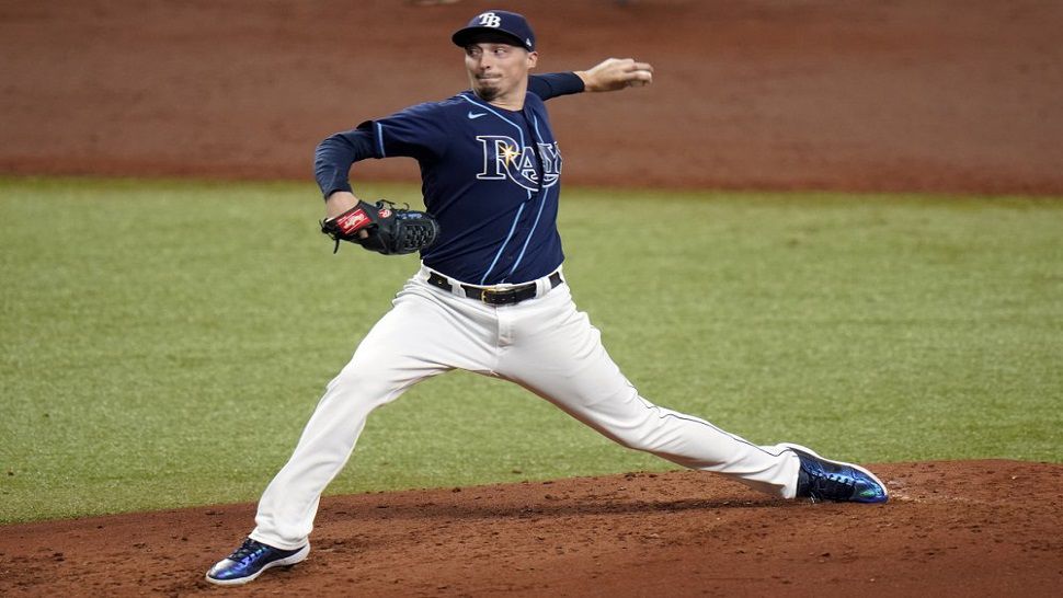 Toronto Blue Jays' Hyun Jin Ryu pitches to the Tampa Bay Rays during the  first inning of a baseball game Saturday, Sept. 23, 2023, in St.  Petersburg, Fla. (AP Photo/Chris O'Meara Stock