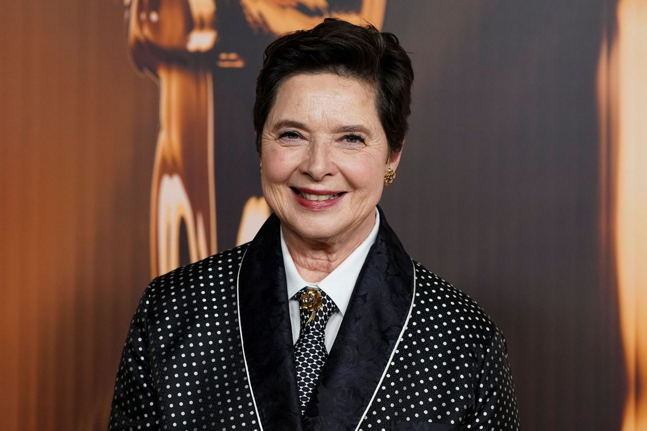 Oscar nominees gather for a chummy night of cocktails, dinner and the ...