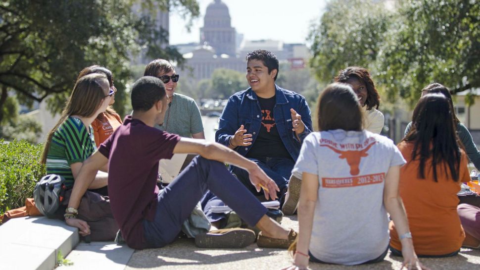 UT Austin students sitting on South Mall (Photo Credit: University of Texas Media Relations)