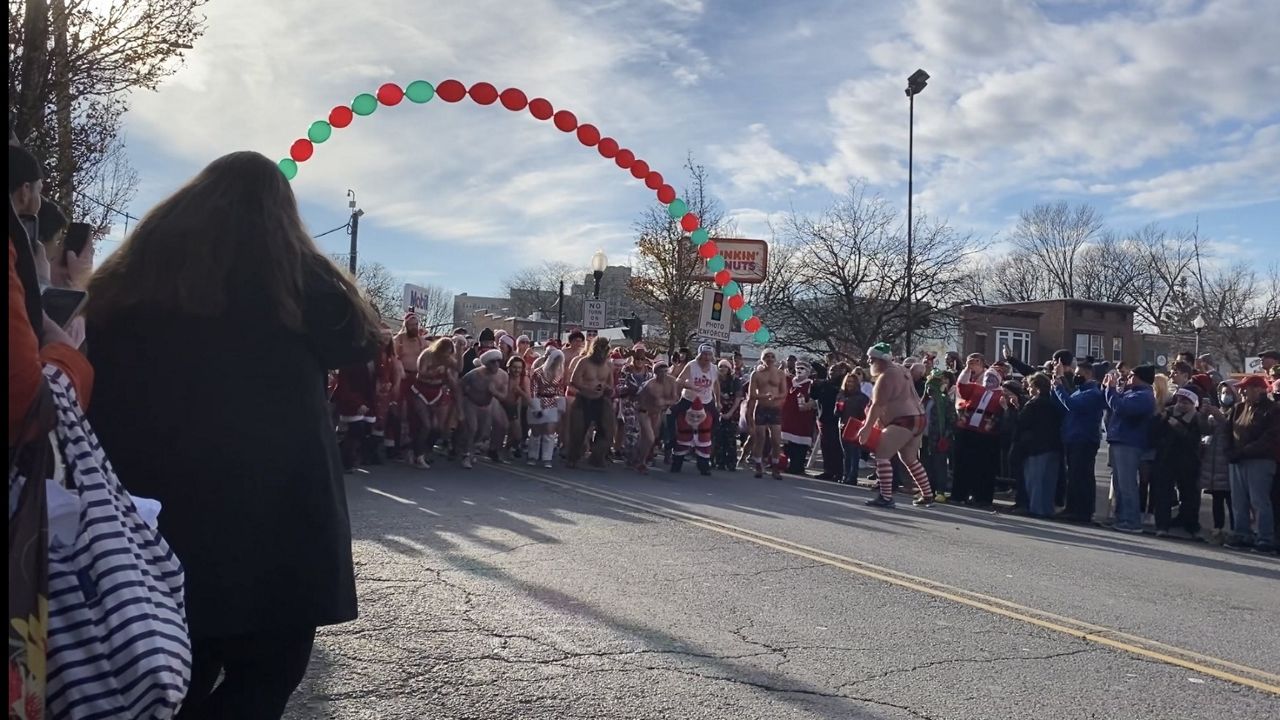 Santa Speedo Sprint returns to Lark Street