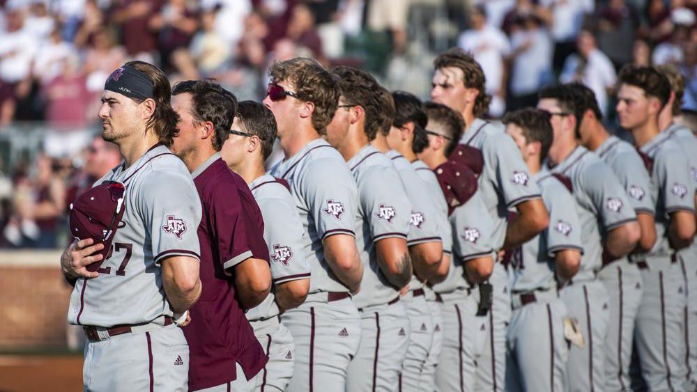 NCAA baseball super regionals: Texas A&M advances to College World Series;  4 road teams win Game 1s 