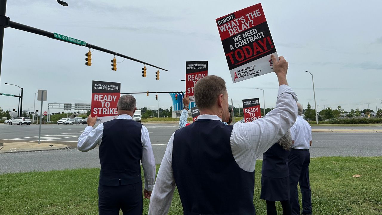 American Airlines attendants approve potential strike