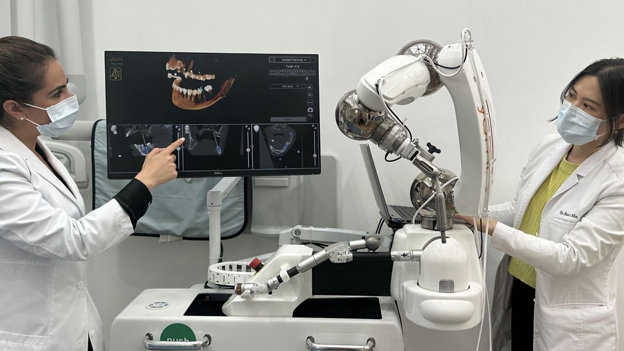 Two dentists lead the charge in robotic dentistry
