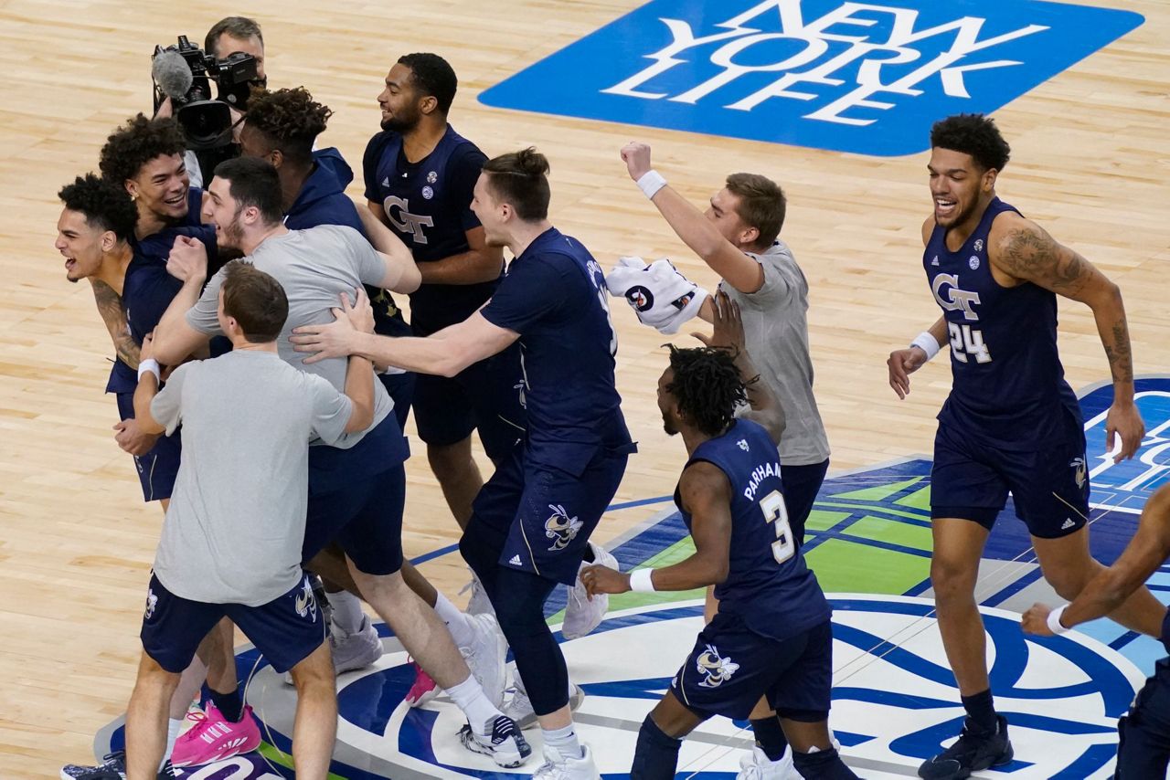 Devoe, Tech beat No. 15 FSU 8075 for ACC title