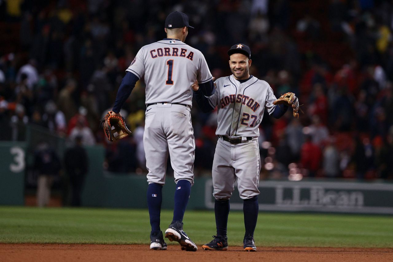 MLB playoffs: Houston outfielder runs into Green Monster