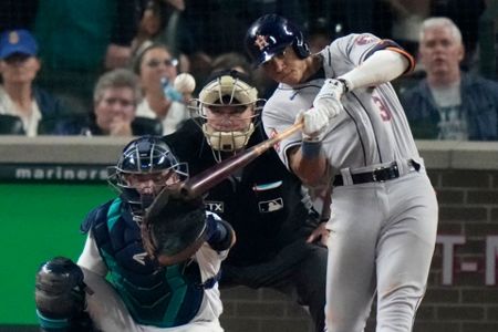 Oscar Gonzalez's 15th-inning HR leads Guardians past Rays for AL wild-card  sweep