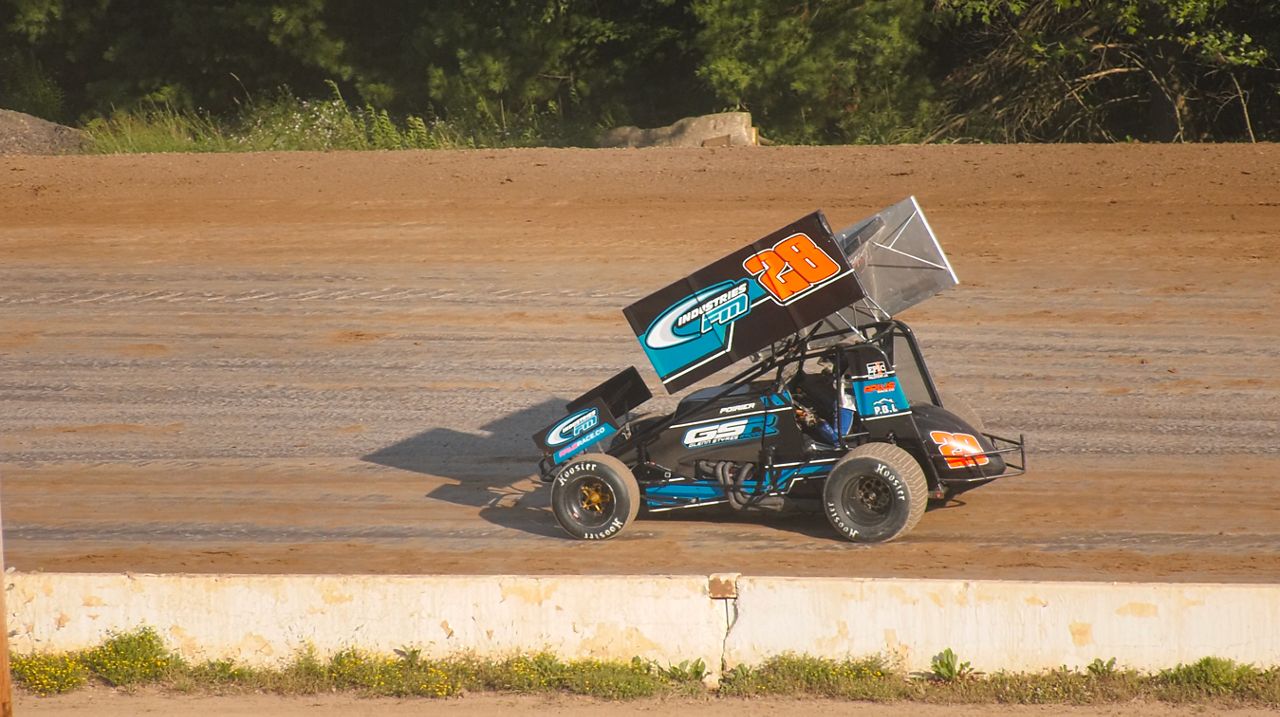 Third-generation driver Poirier continues Empire Super Sprints success