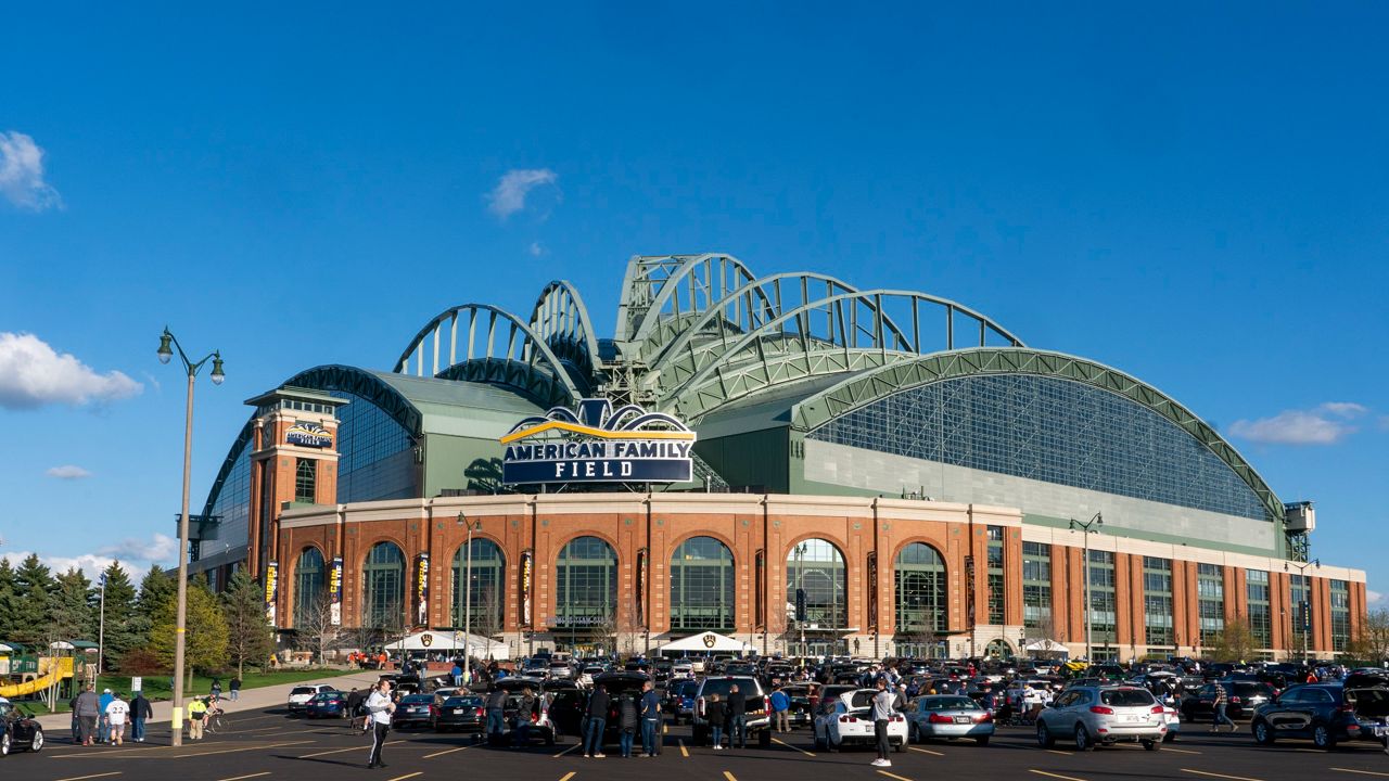 Milwaukee Brewers return to old policy, stop alcohol sales after 7th