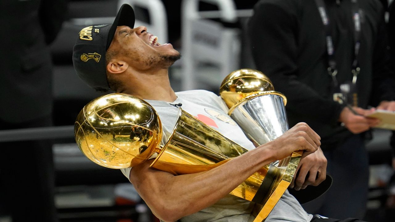 Bucks celebrate the 2021 NBA championship with President Biden