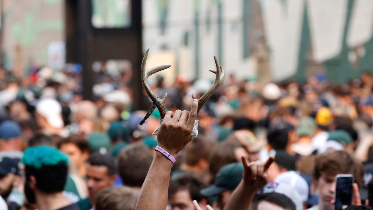 The Wisconsin Better Business Bureau (BBB) has advised that Bucks fans be wary of potential merchandise scams, and offered a list of tips on how to spot deceptive marketing.