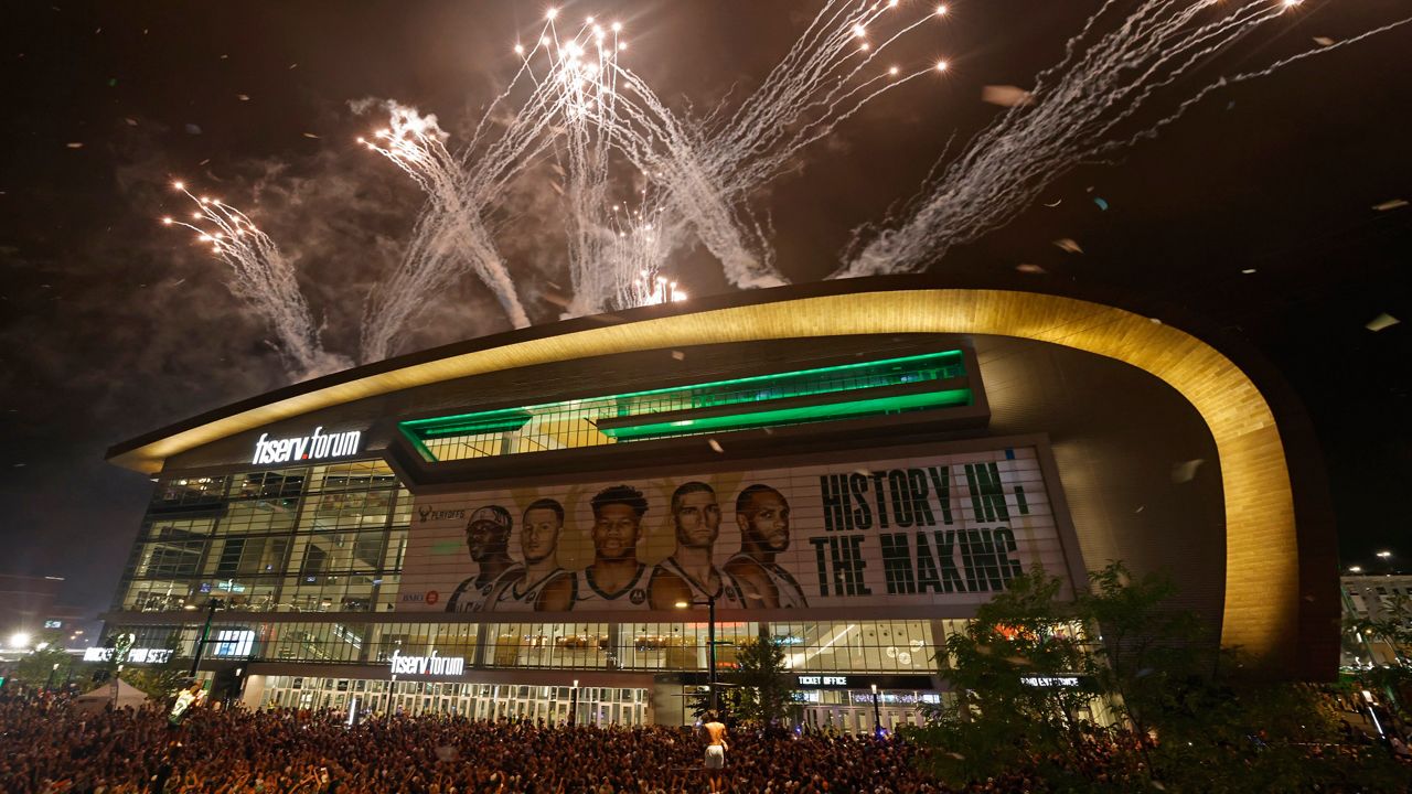 Milwaukee Bucks beat Phoenix Suns in Game 6 of NBA Finals to win title