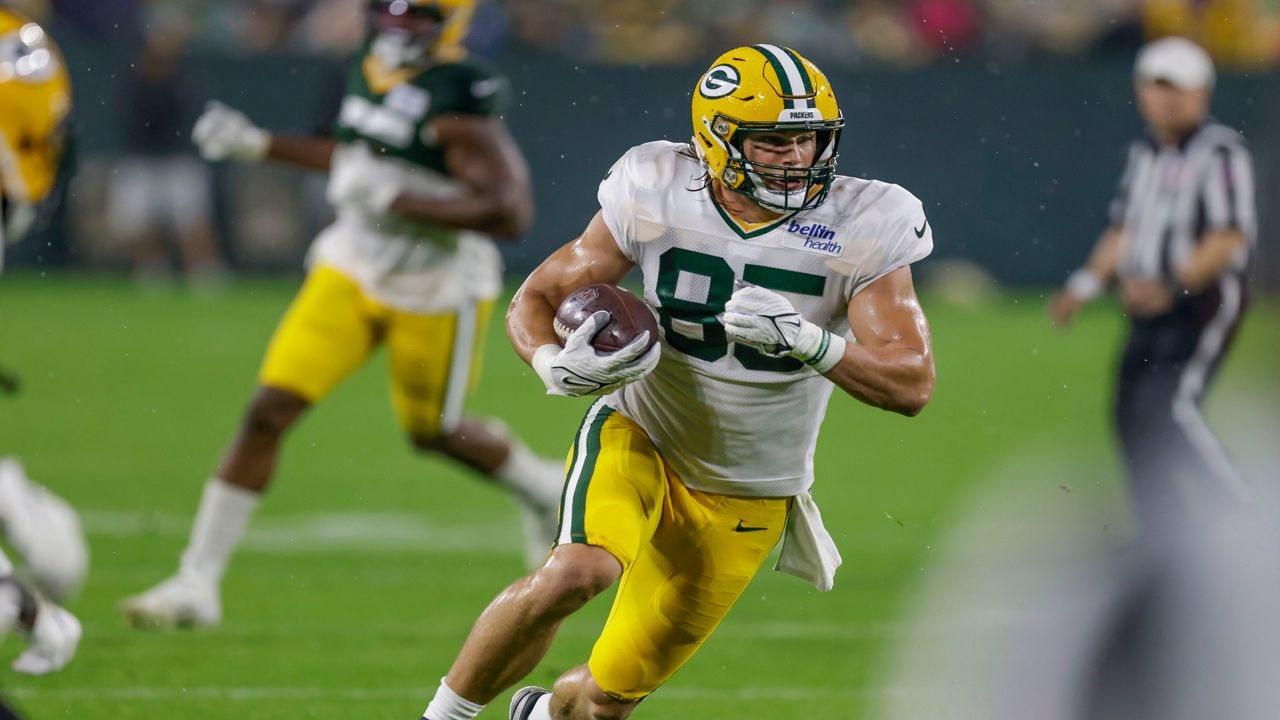 Packers' Tonyan shines at tight end
