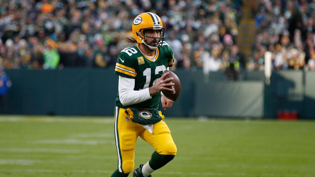 Rodgers Throws 4 TD Passes, Packers Defeat Bears 45-30, Chicago News