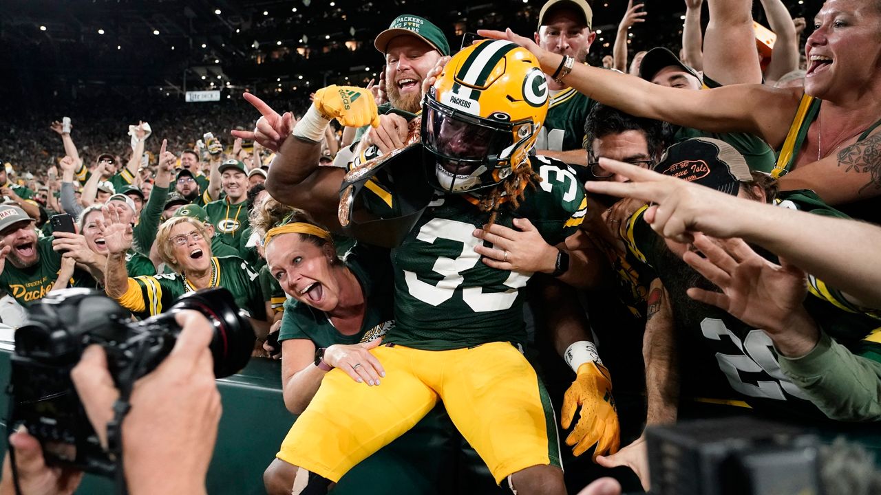 Get to know Green Bay Packers No. 33, running back Aaron Jones