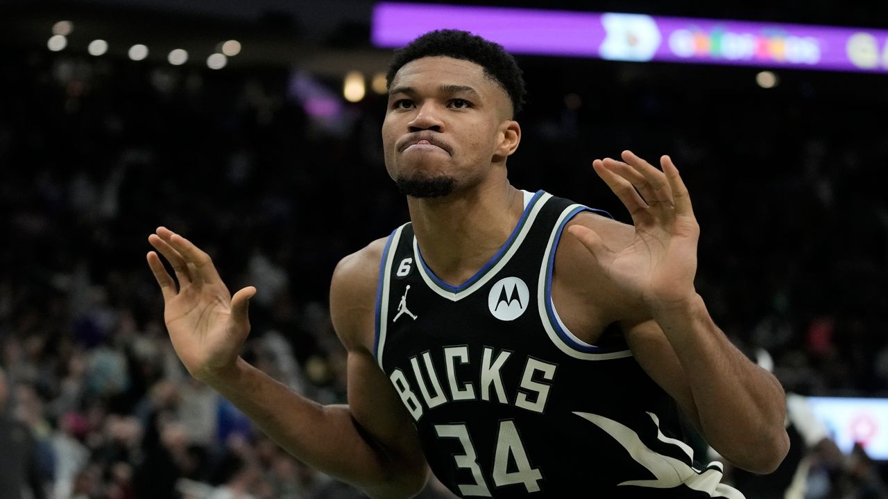 Bucks storm back in 2nd half to beat Cavaliers 117-102