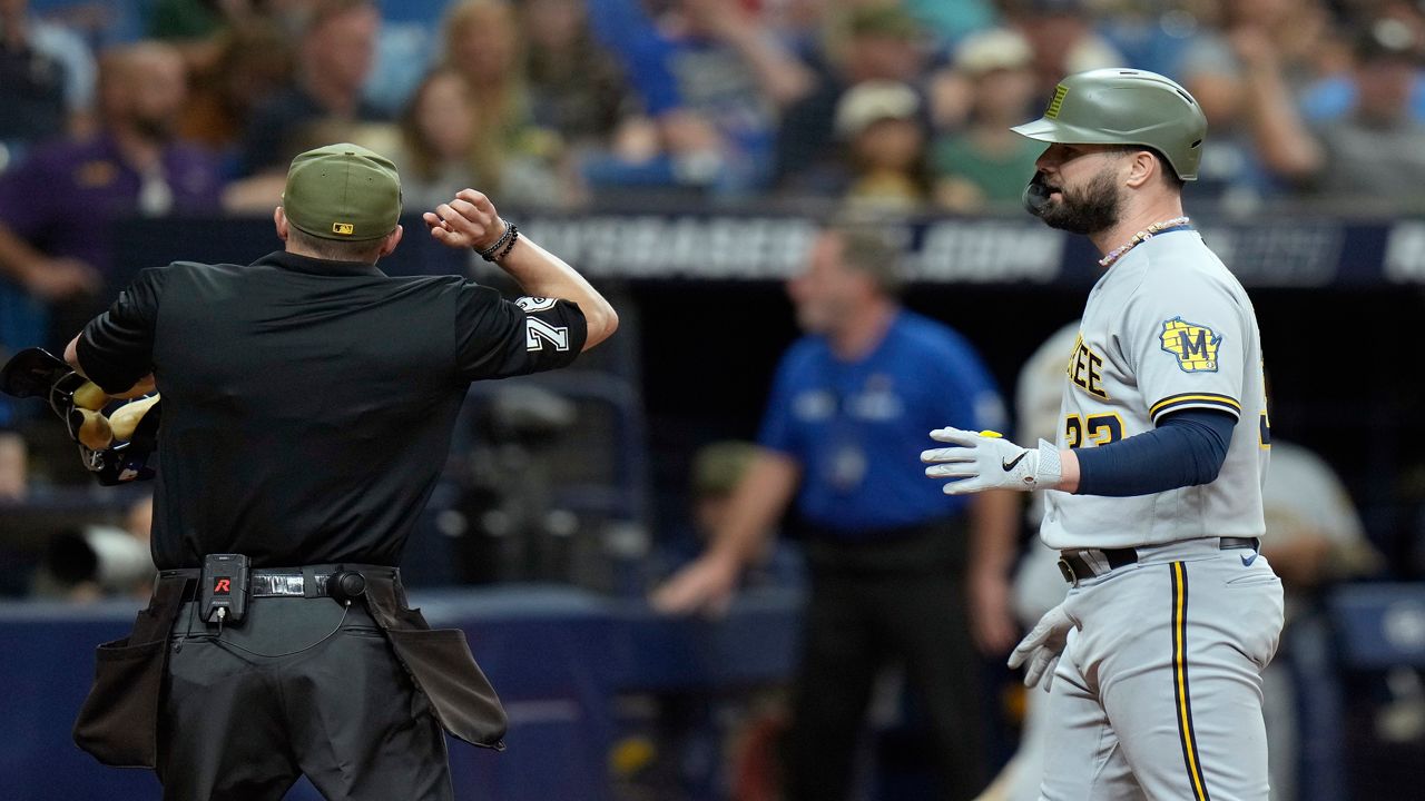 Jesse Winker was getting nervous during Wade Miley's no-hitter