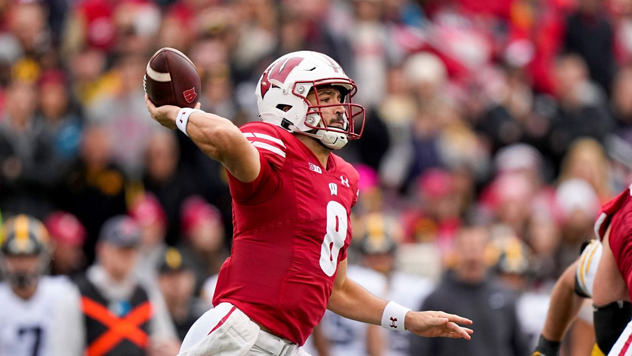 Wisconsin QB Tanner Mordecai out indefinitely after breaking his right hand in loss to Iowa