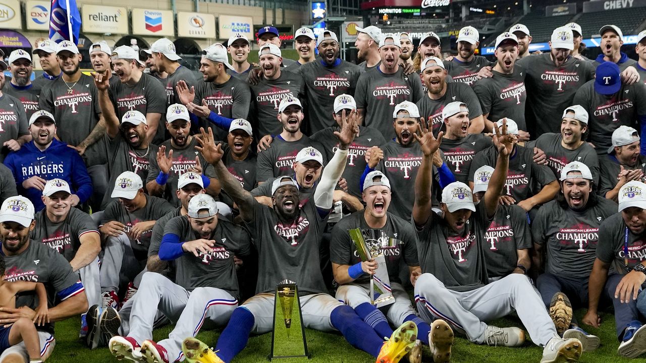 Dodgers' World Series apparel sells out before Game 1 in Texas
