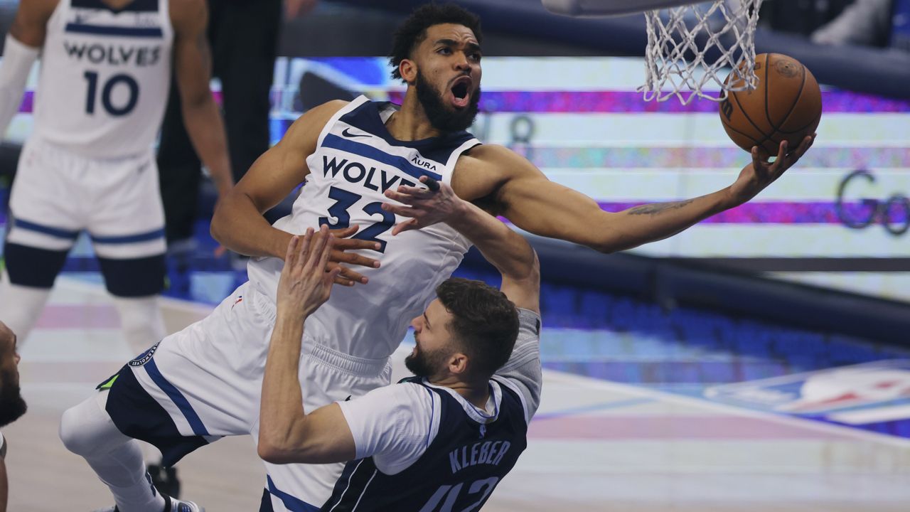 Timberwolves agree to trade Towns to Knicks, AP source says