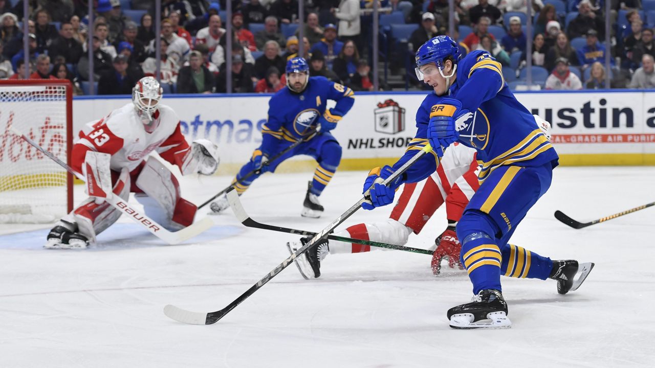 Thompson returns, scores in Sabres 6-5 loss to Red Wings