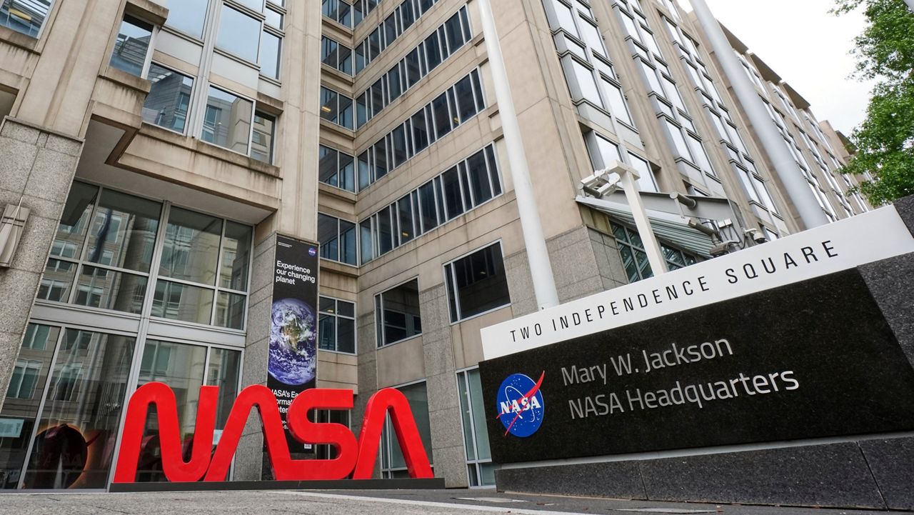 The University of Texas System signs new Space Act agreement with NASA