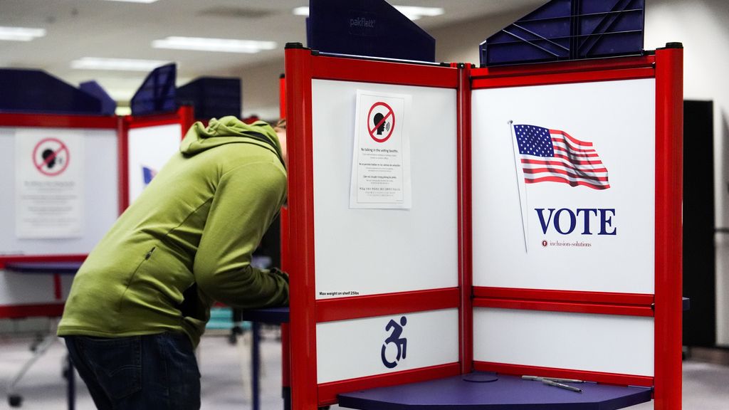 Virginia follows California, approves ballot measure to redistrict mid-decade